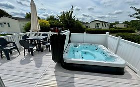 Paws Lodge, Hot Tub, Pet Friendly
